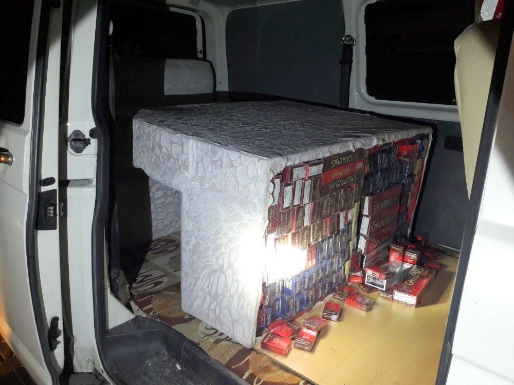 Muradiye’de 6 bin 200 paket kaçak sigara ele geçirildi
