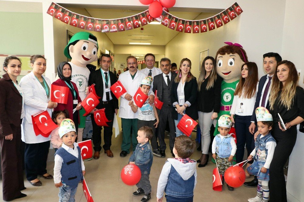 Hasta çocuklar 23 Nisan’ı hastanede kutladılar