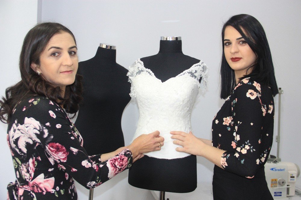 Antalyalı moda tasarımcısı Hakkari’de işyeri açtı