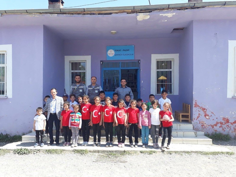 ÇEDAŞ’tan köy okullarına 23 Nisan enerjisi