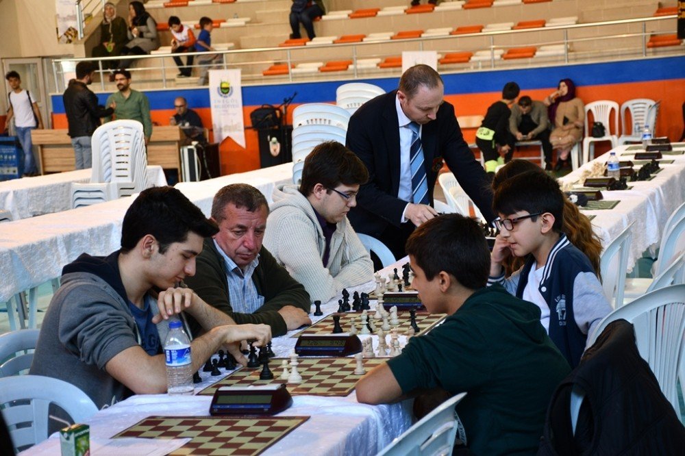 İnegöl’de satranç turnuvası