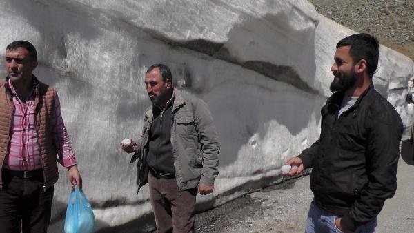 Nisan sonunda Kurtik Dağı'nda kar kalınlığı 2 metre
