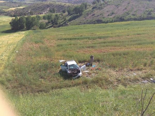 Otomobil buğday tarlasına yuvarlandı: 1 ölü, 3 yaralı