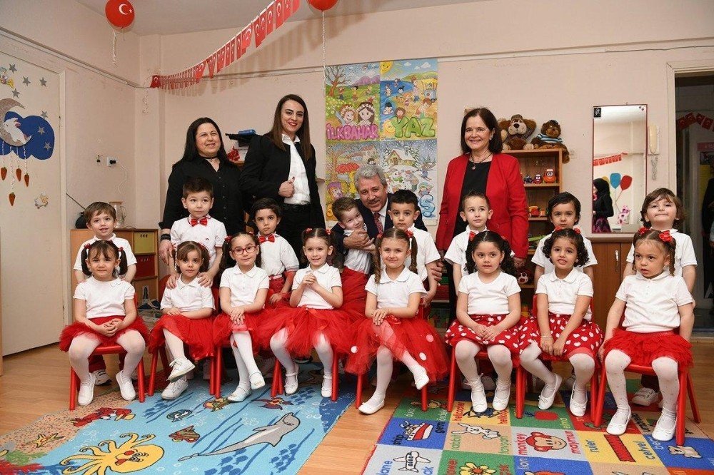 Rektör Budak, 23 Nisan’ı hastanede tedavi gören çocuklarla kutladı