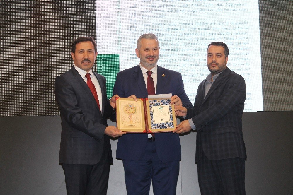 ’İslam Düşünce Atlasına’ bir ödül de Türkiye Yazarlar Birliği’nden