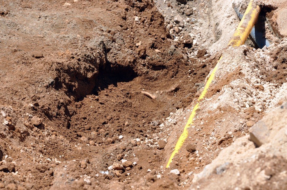 Mardin’de kazı sırasında insan kemikleri ortaya çıktı