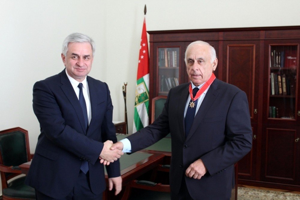 Abhazya başbakanı istifa etti, yeni başbakan atandı