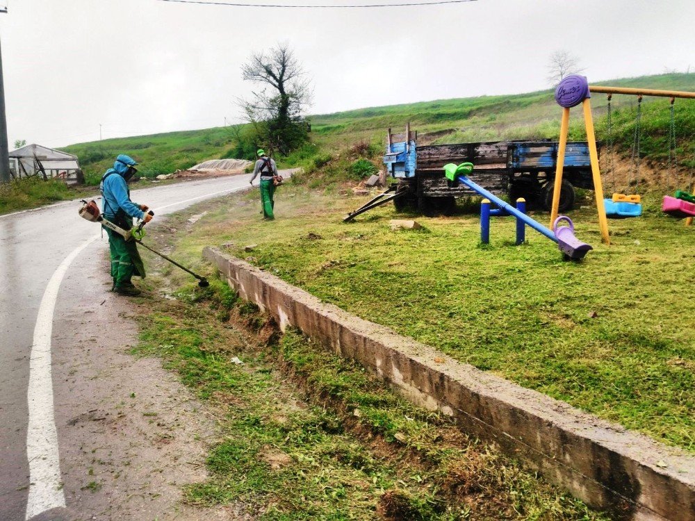 İzmit Belediyesi’nden köy parklarında onarım çalışması