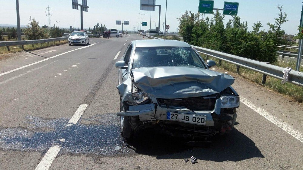 Şanlıurfa’da iki otomobil çarpıştı: 2 yaralı