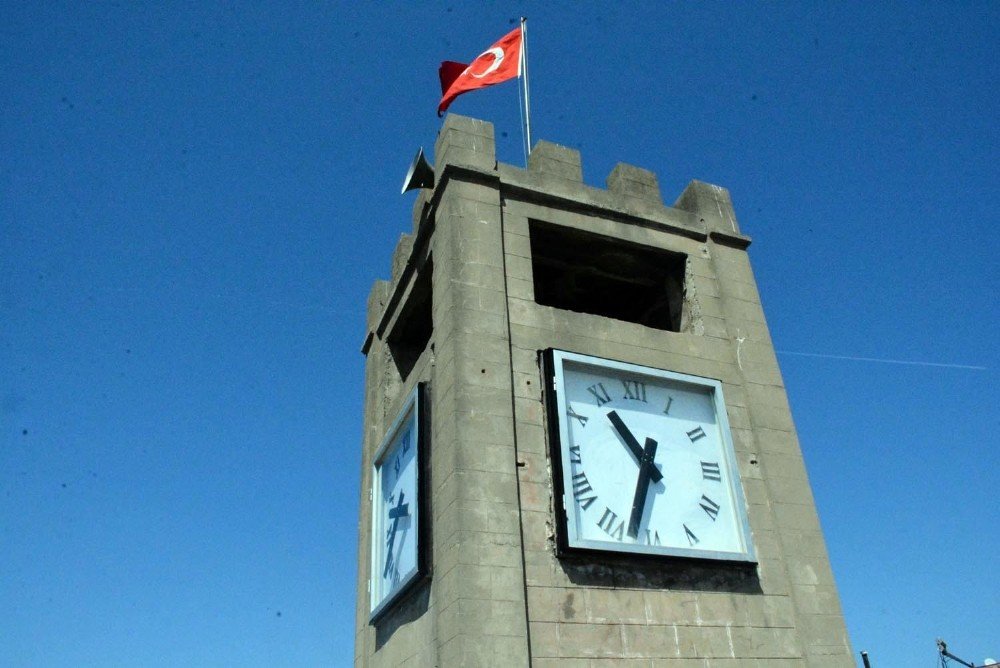 Tarihi Saat Kulesi’nin saati artık doğruyu gösteriyor