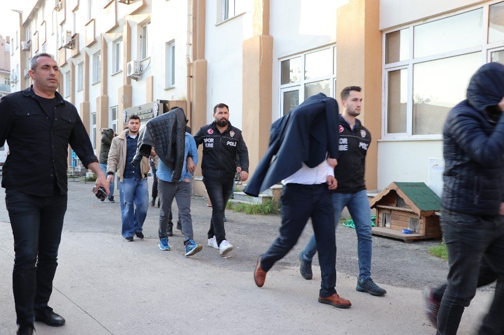 Fenerbahçe-Beşiktaş maçında çıkan olaylara karışan 25 kişi adliyeye sevk edildi