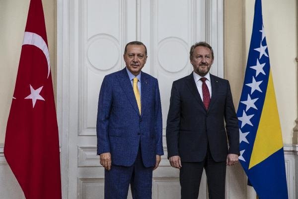 Avrupalı Türkler, Cumhurbaşkanı Erdoğan için Saraybosna'ya akın etti (2)