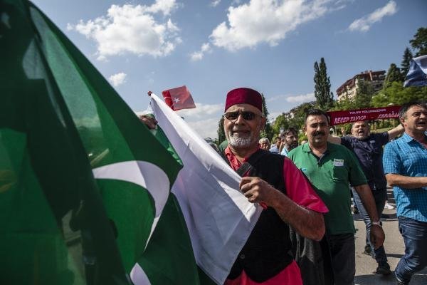 Avrupalı Türkler, Cumhurbaşkanı Erdoğan için Saraybosna'ya akın etti