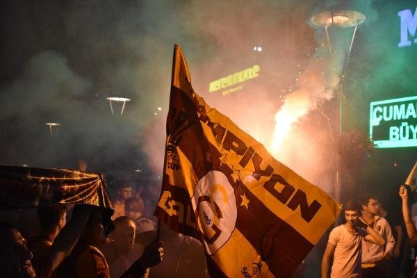 Konyasporlu ve Galatasaraylı taraftarlar arasında kavga