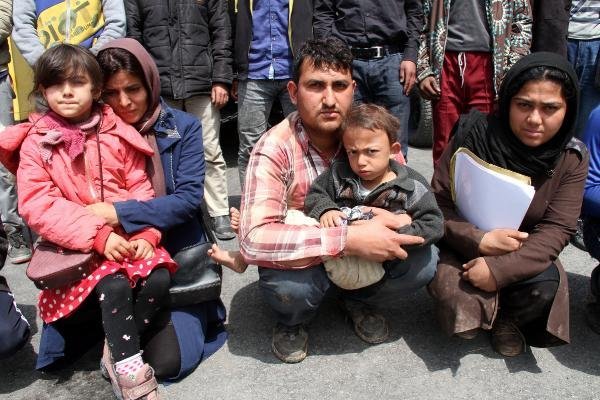 Van'da 2'si çocuk 14 kaçak göçmen yakalandı