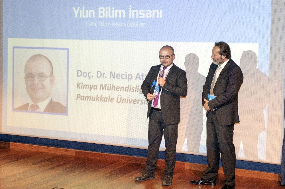 PAÜ’de görevli Doç. Dr. Necip Atar’a ‘Genç Bilim İnsanı Ödülü’ aldı