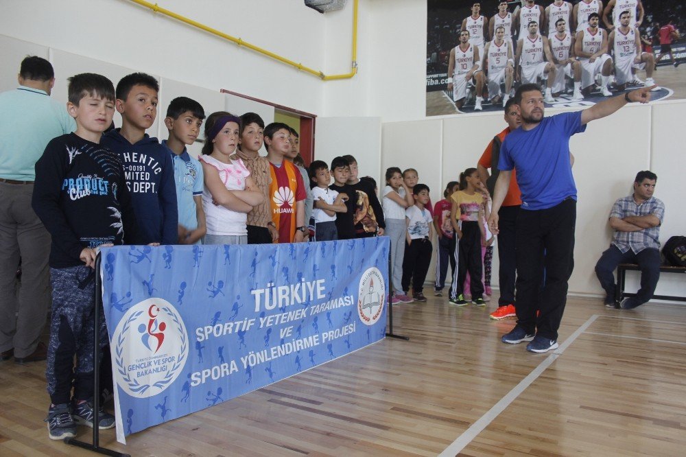 Erzincan’da geleceğin sporcuları keşfediliyor