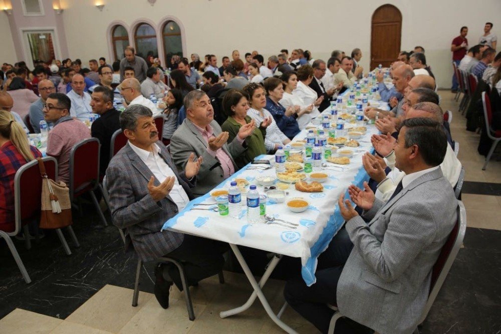 Bartın Belediyesi’nin iftar buluşmaları sürüyor