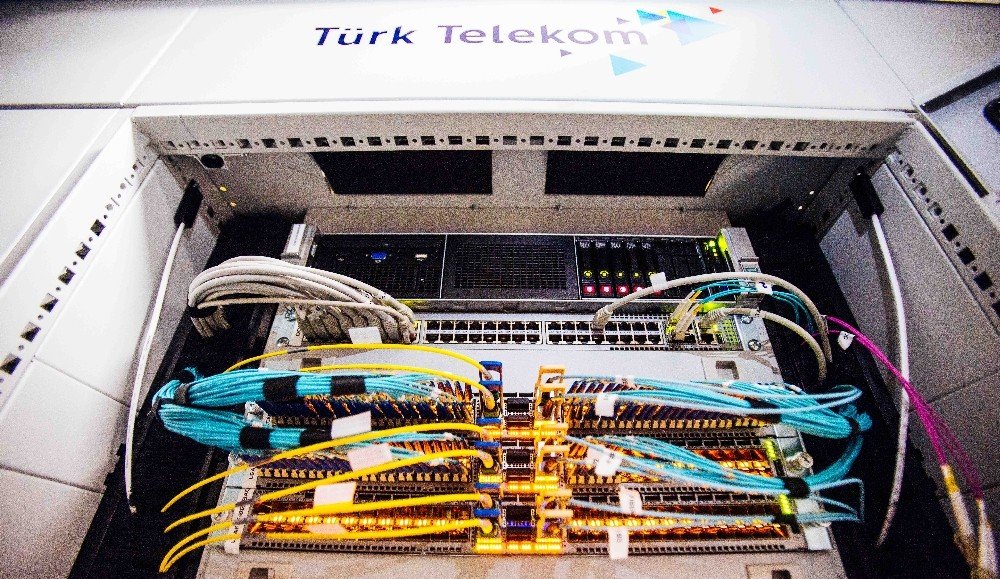 Türk Telekom 130 milyon TL yatırımla Esenyurt Veri Merkezi’ni açtı