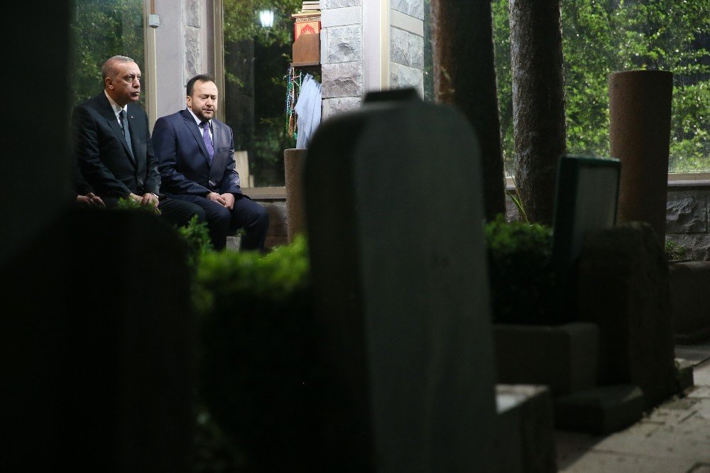 Cumhurbaşkanı Erdoğan Abdulhakim Arvasi Hazretleri’ni ziyaret etti