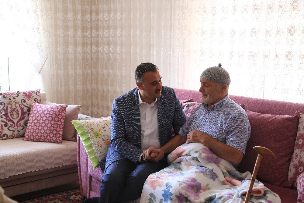 Başkan Cabbar hasta ve yaşlı ziyaretlerine devam ediyor
