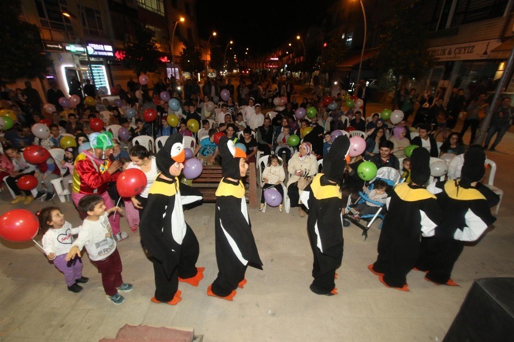 Akyazı Belediyesi ramazan etkinliklerine yoğun ilgi