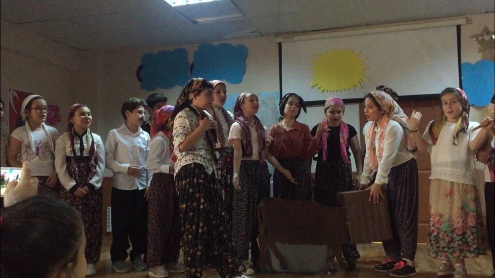 Gaziapaşa İlköğretim öğrencileri Keloğlan ve Köylüler’le eğlendi