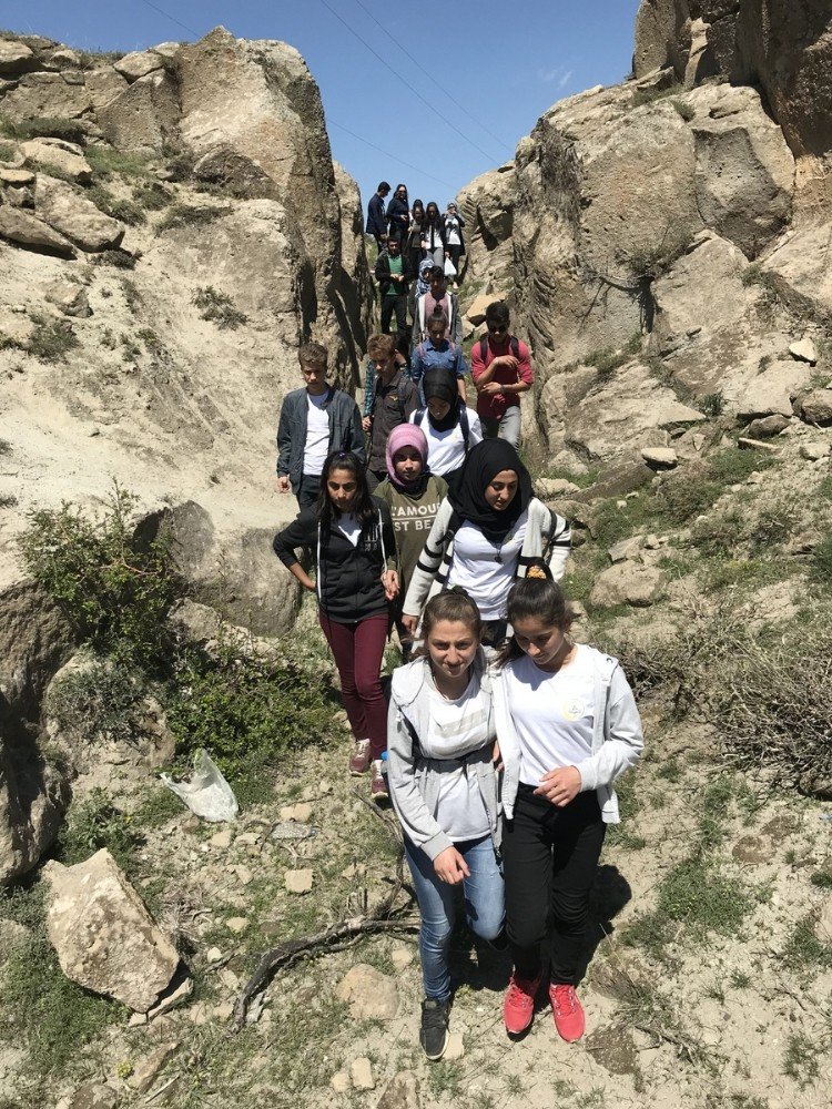 Bitlisli öğrenciler, tarihi Doşeman Geçidine gezdi