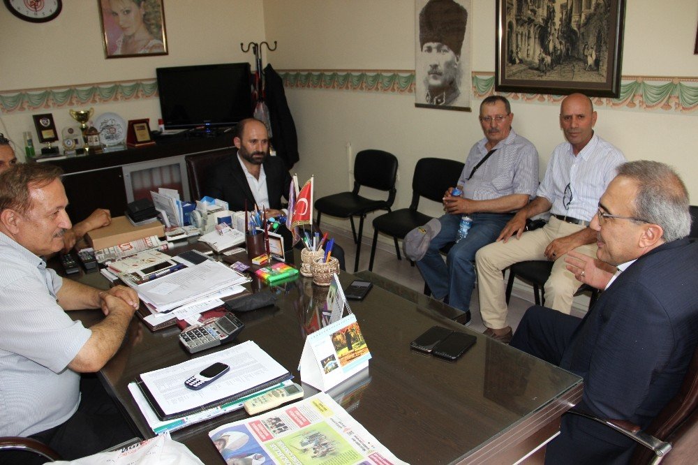 İYİ Partili Karaçoban berber ve kuaför esnafının sorunlarını dinledi