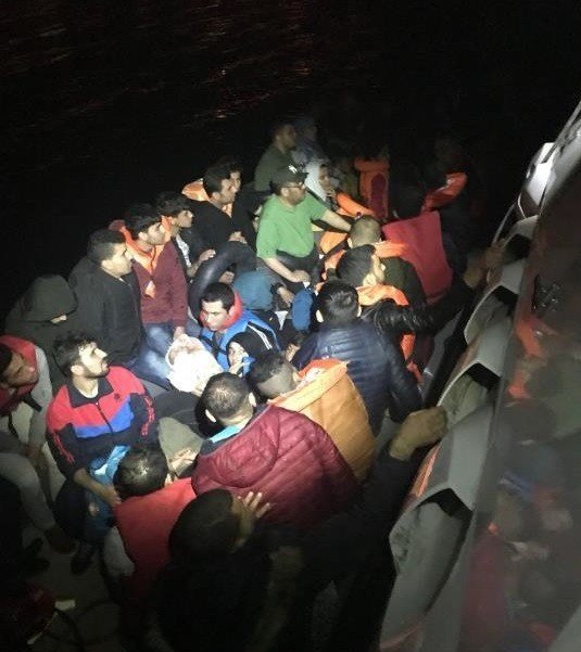 Sahil Güvenlik 24 saatte 210 göçmen yakaladı, 64 göçmen kurtardı