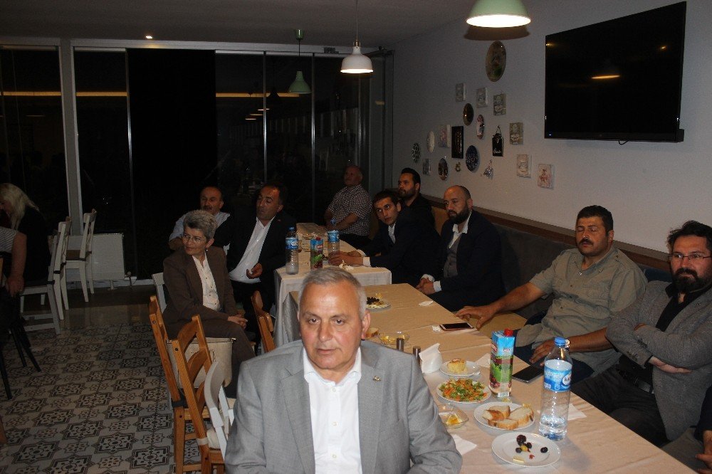 Giresun’da MHP’liler iftar yemeğinde bir araya geldi