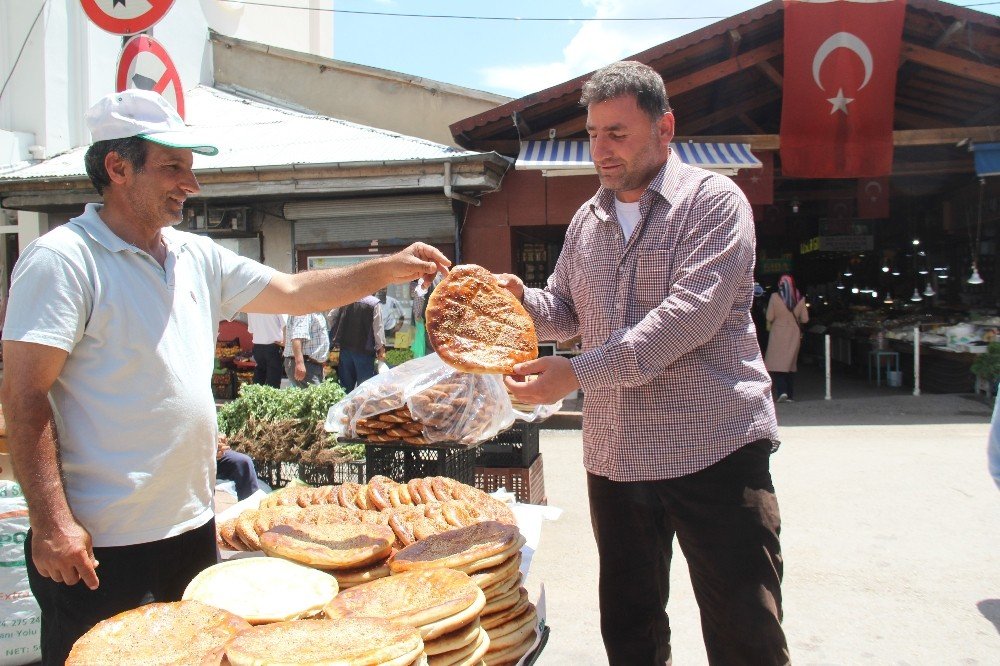 Elazığ’da Ramazan’ın vazgeçilmezi "Nohut Ekmeği"