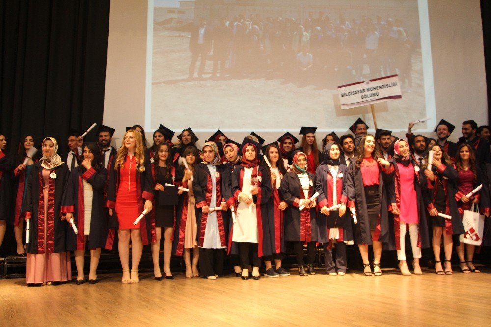 FÜ Mühendislik Fakültesinde mezuniyet töreni
