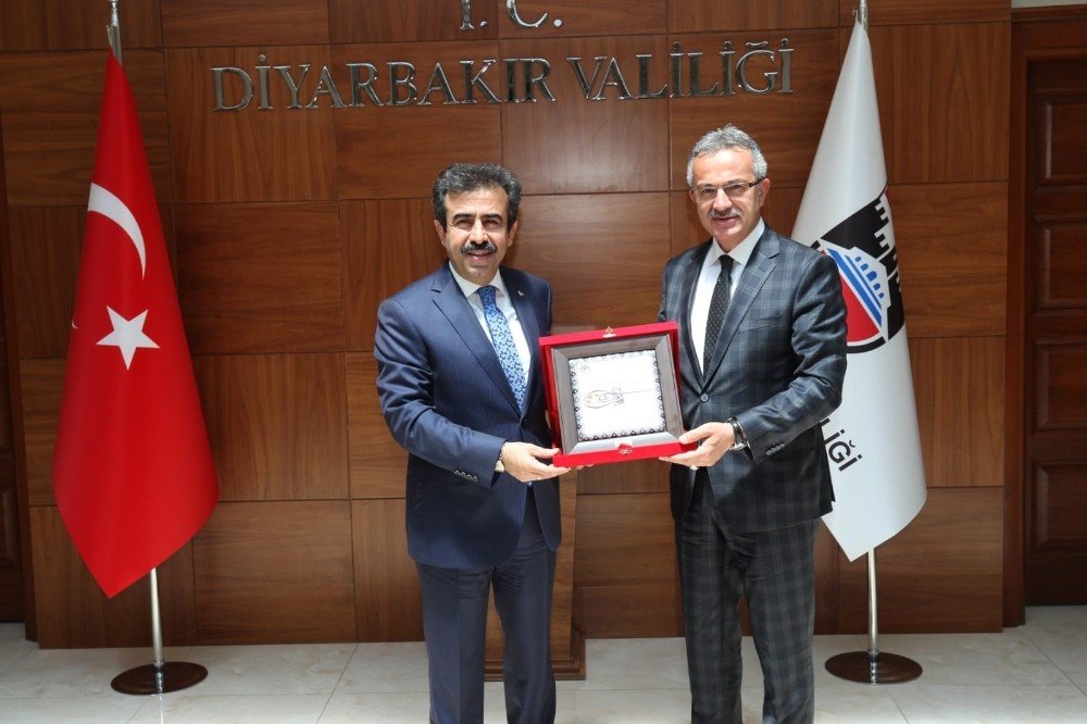 Başkan Köşker Diyarbakır’da