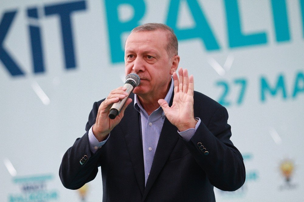 Cumhurbaşkanı Erdoğan: "Ana muhalefet ilkokul müsameresi kıvamında oyunlarla yönetiliyor"