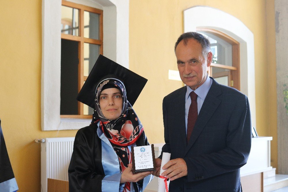 Başkan Türkmen KTÜ Güzel Sanatlar Fakültesi’nde mezuniyet törenine katıldı