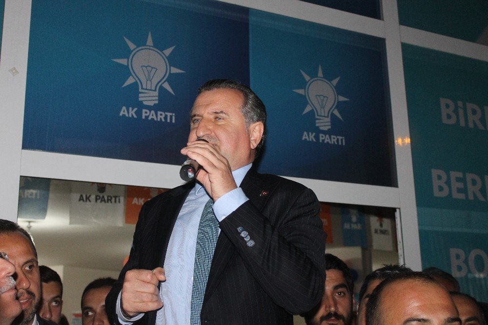 Bakan Bak; "Adam kendi partisine genel başkan seçilememiş, iki defa kaybetmiş, çıkmış diyor ki ben Türkiye’yi yöneteceğim"