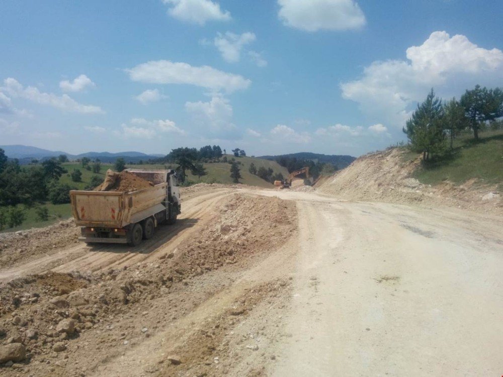 Simav’da köy yolu yapımı