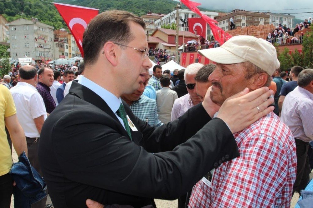 AK Parti Trabzon Milletvekili Salih Cora: