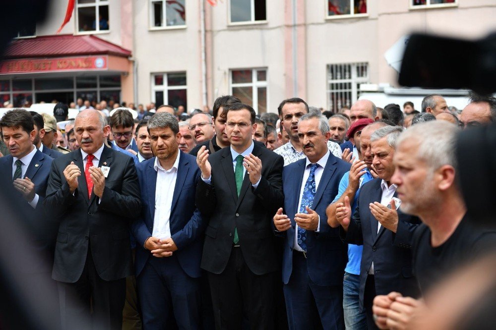 AK Parti Trabzon Milletvekili Salih Cora:
