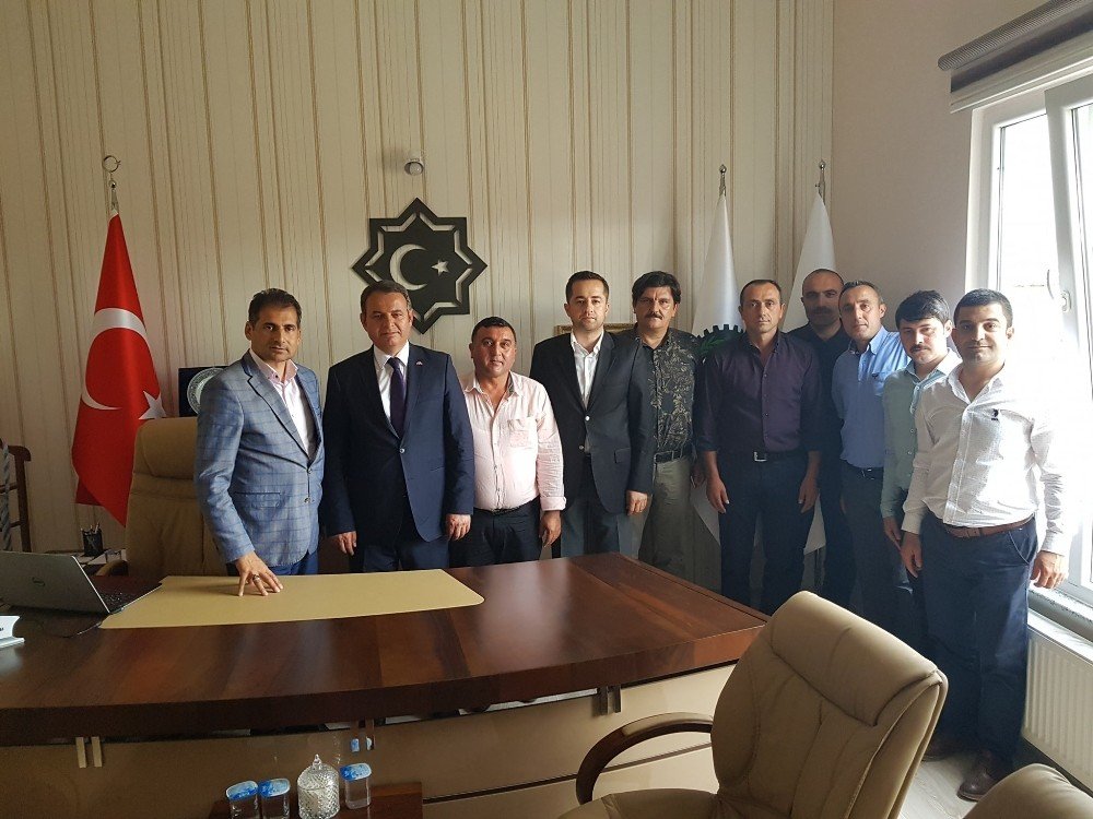 MHP Milletvekili Adayı Sonat Hizmet-İş Sendikasını ziyaret etti