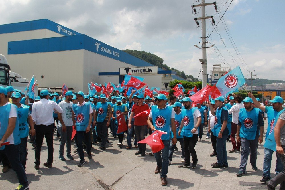 Demir çelik fabrikası işçileri greve çıktı