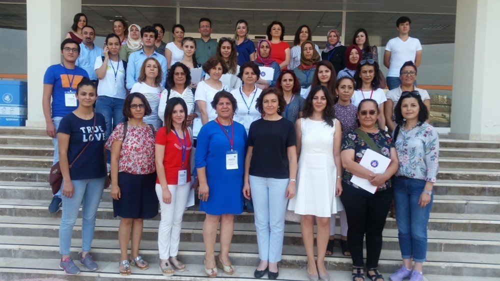 Akdeniz Üniversitesi’nden hemşirelere ’Bakım Davranışları Geliştirme Kursu’