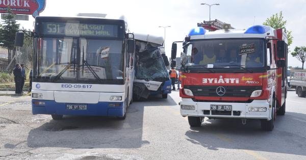 Ankara'da iki belediye otobüsü çarpıştı: 1 ölü, 16 yaralı 