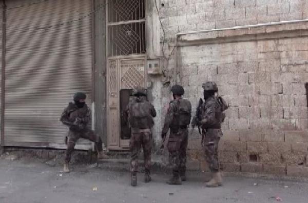 Gaziantep'te terör operasyonu: 12 gözaltı