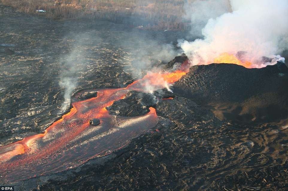 Havai’deki Kilauea Yanardağının görüntüleri dehşet uyandırdı