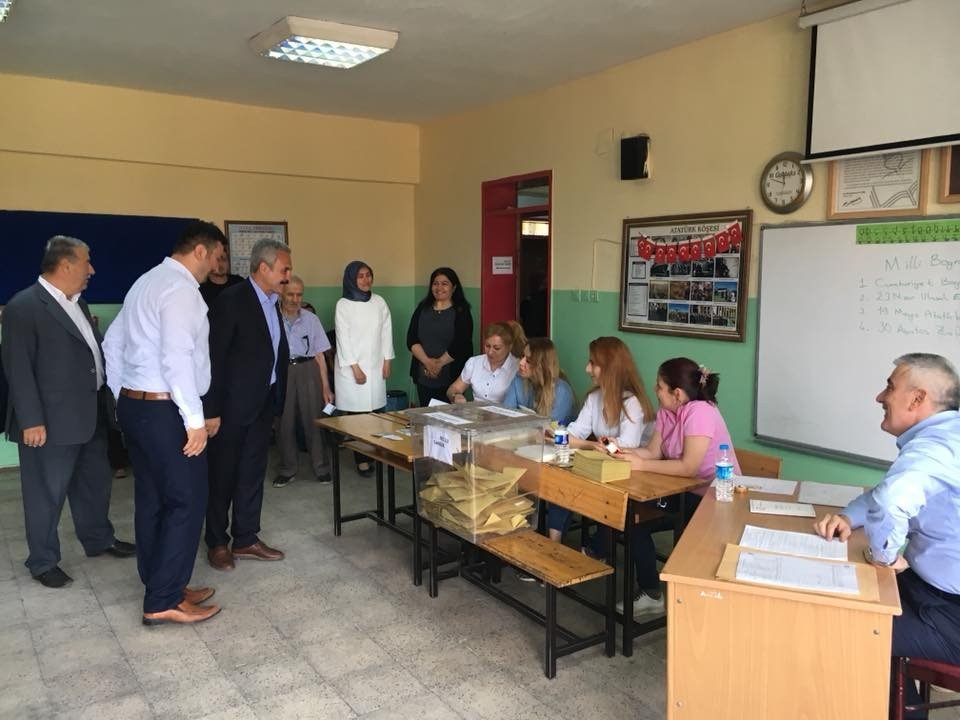 Mehmet Ceylan ve milletvekili adayları oylarını kullandı