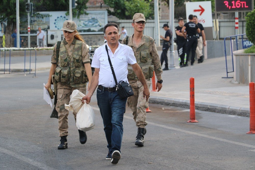 Diyarbakır’da oy torbaları gelmeye başladı