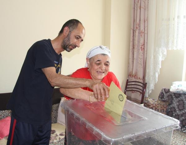 Kayseri'de 850 seçmen seyyar sandıkta oy kullandı