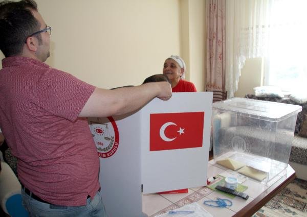 Kayseri'de 850 seçmen seyyar sandıkta oy kullandı